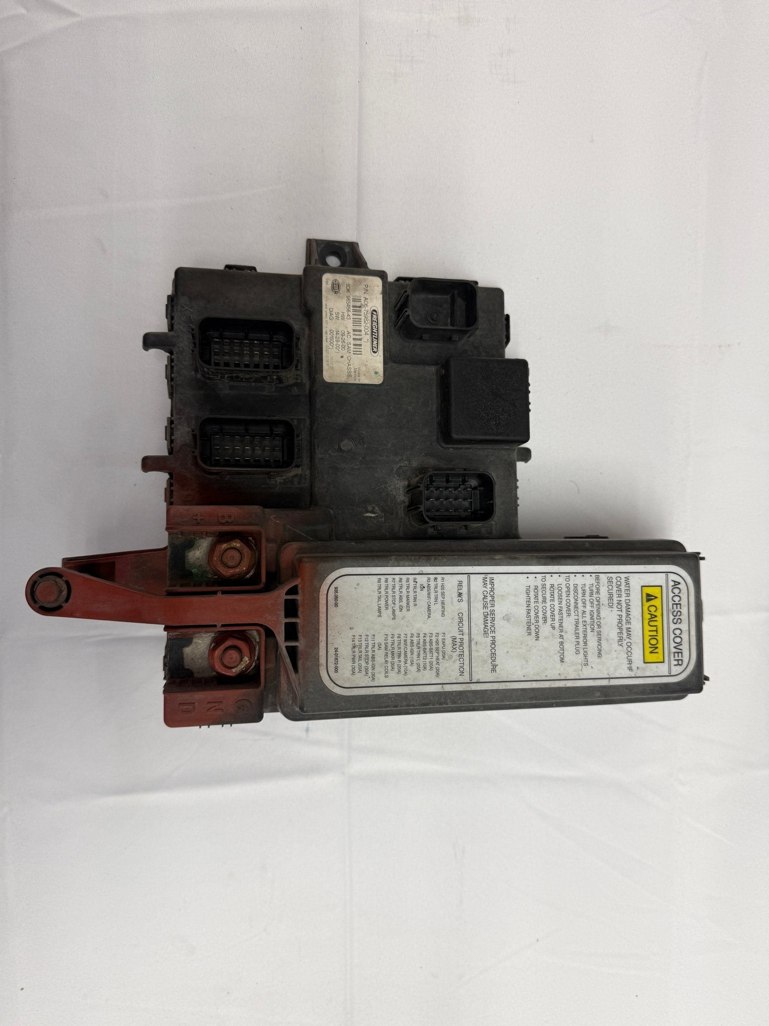 Used Electrical Parts and Harnesses from 2017 Freightliner Cascadia with DD13 Engine - DPF Discounter