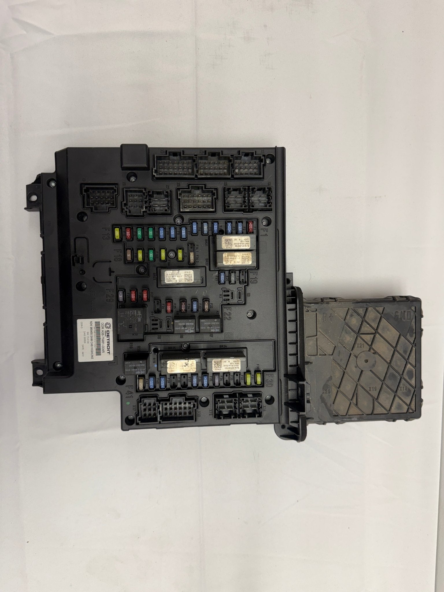 Used Electrical Parts and Harnesses from 2017 Freightliner Cascadia with DD13 Engine - DPF Discounter